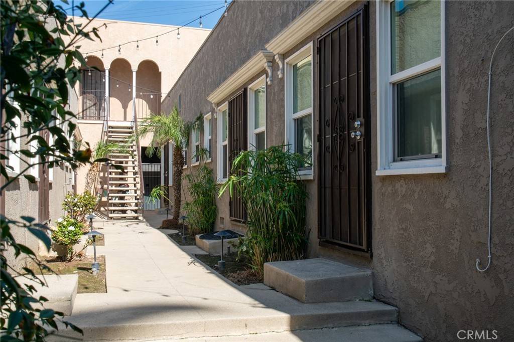 Long Beach, CA 90803,3817 E Livingston DR