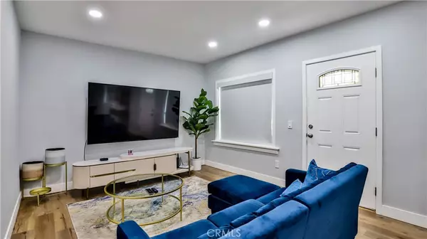 Santa Ana, CA 92703,408 S Flower ST