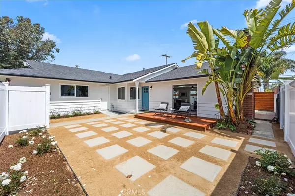 Huntington Beach, CA 92647,15832 Standish LN