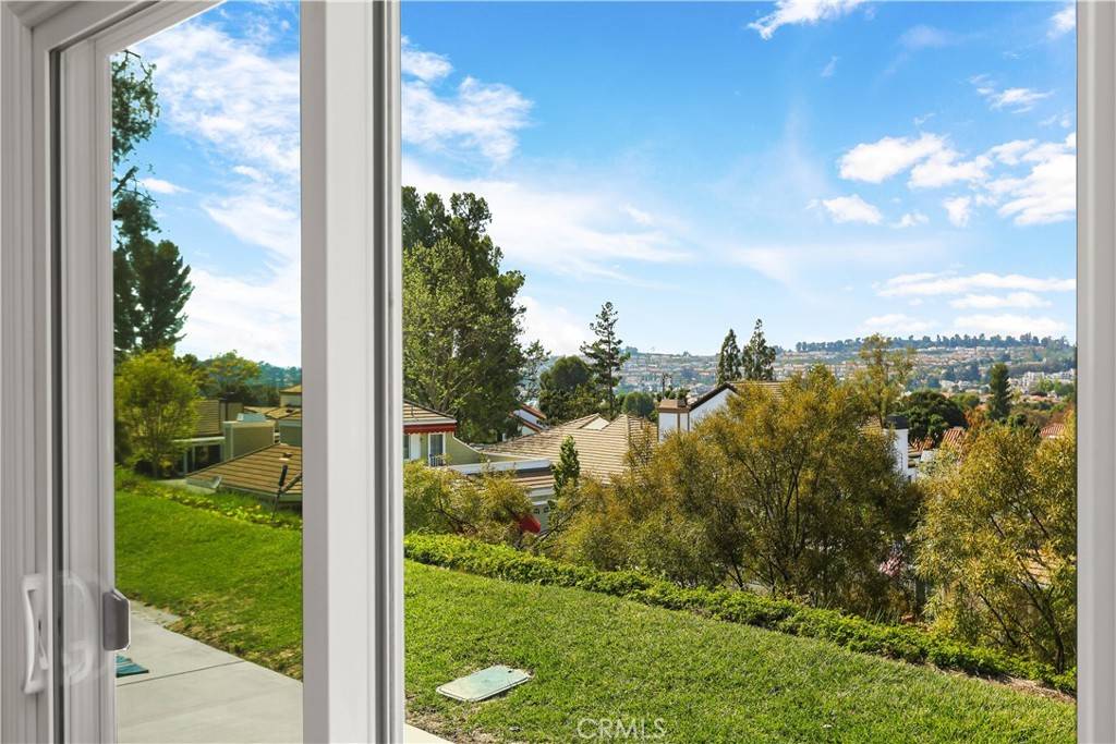 Mission Viejo, CA 92692,23245 Villena
