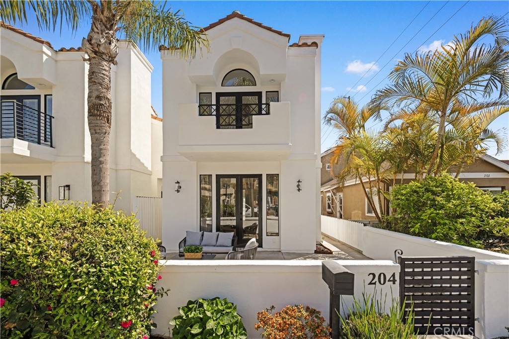 Huntington Beach, CA 92648,204 Lincoln Ave