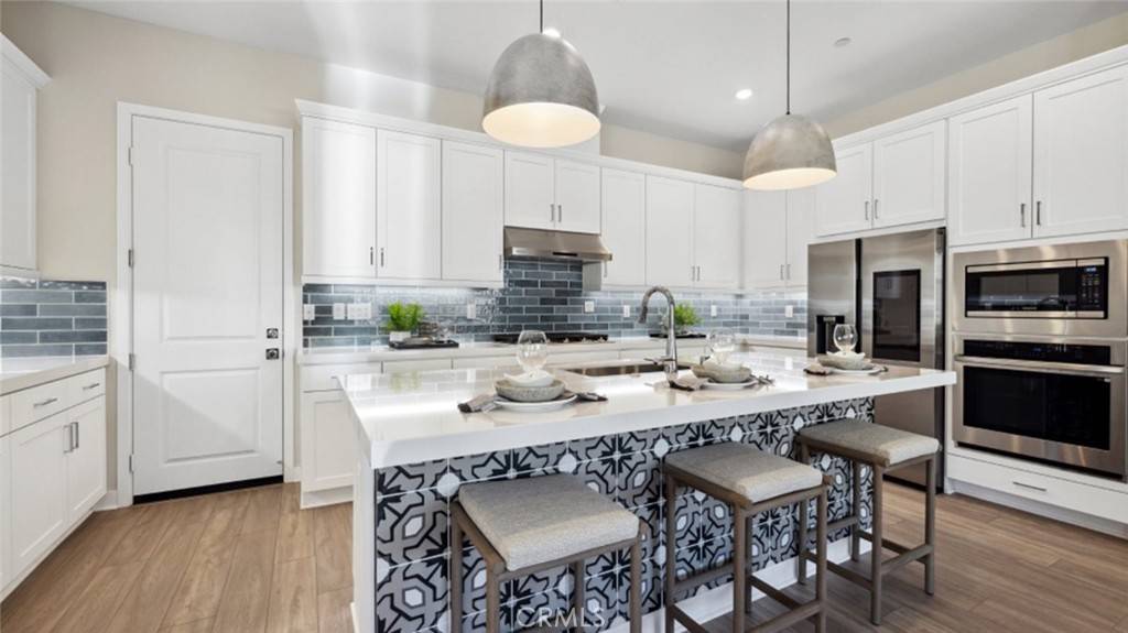 24514 Via El Balneario, Valencia, CA 91354