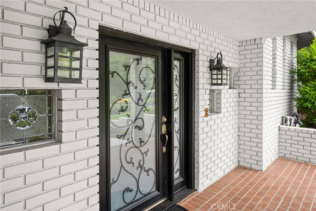North Tustin, CA 92705,19201 Barrett LN