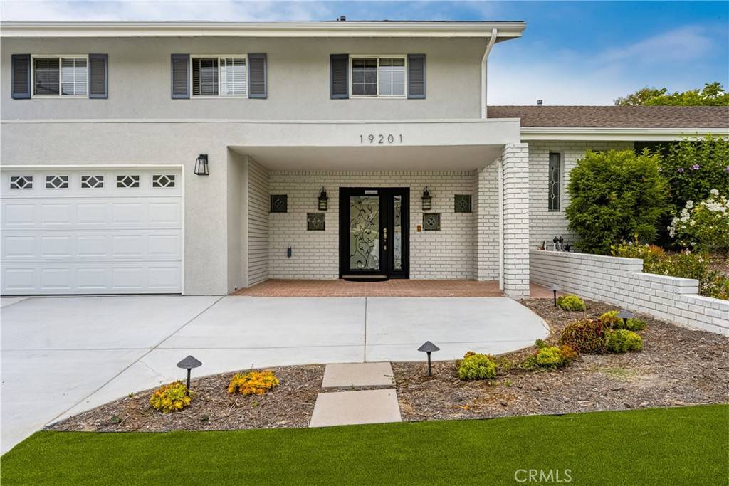 North Tustin, CA 92705,19201 Barrett LN