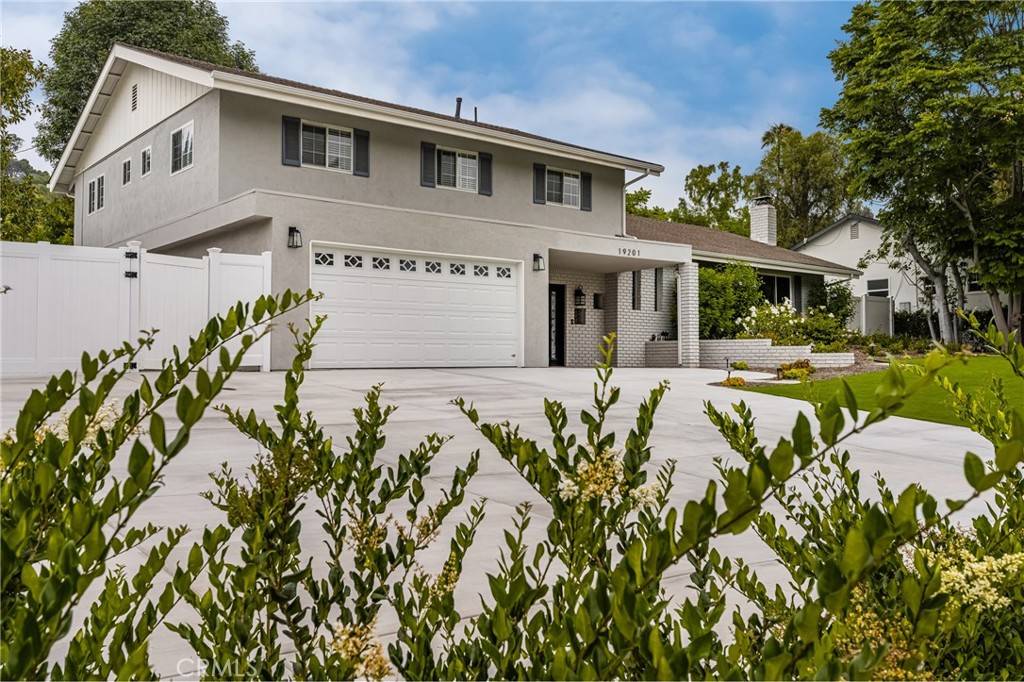 North Tustin, CA 92705,19201 Barrett LN