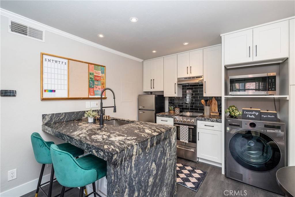 Mission Viejo, CA 92691,23325 La Crescenta #D