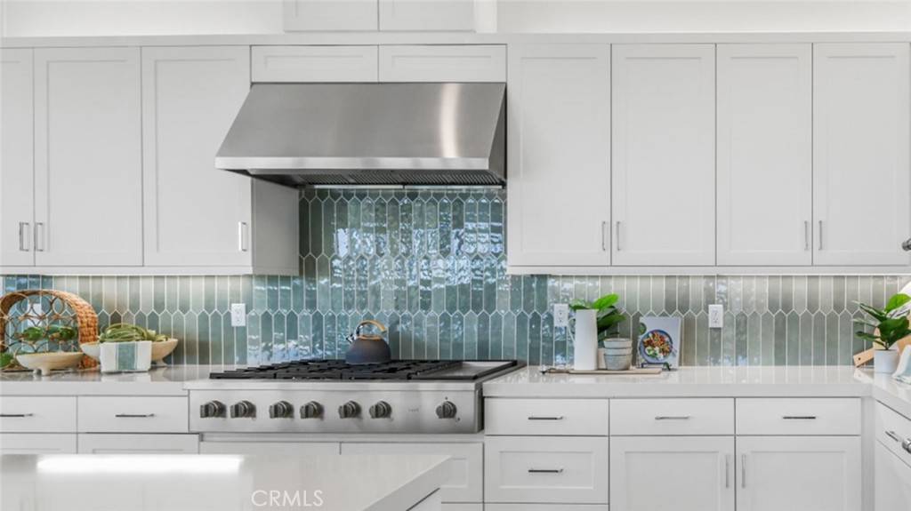 Valencia, CA 91354,24533 Via Sendero