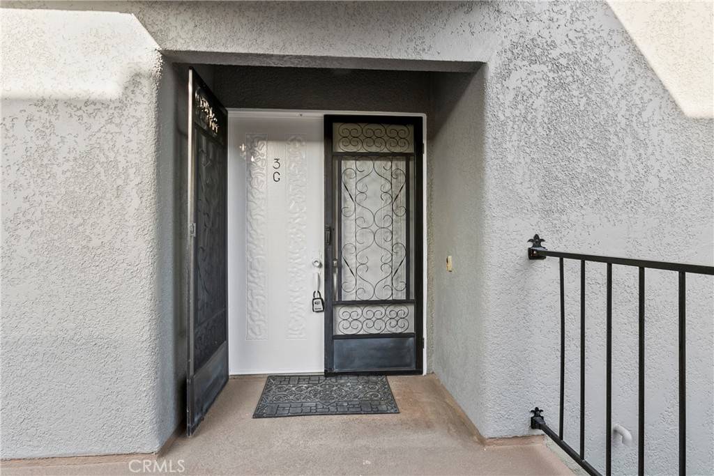 Laguna Woods, CA 92637,2402 Via Mariposa W #3G