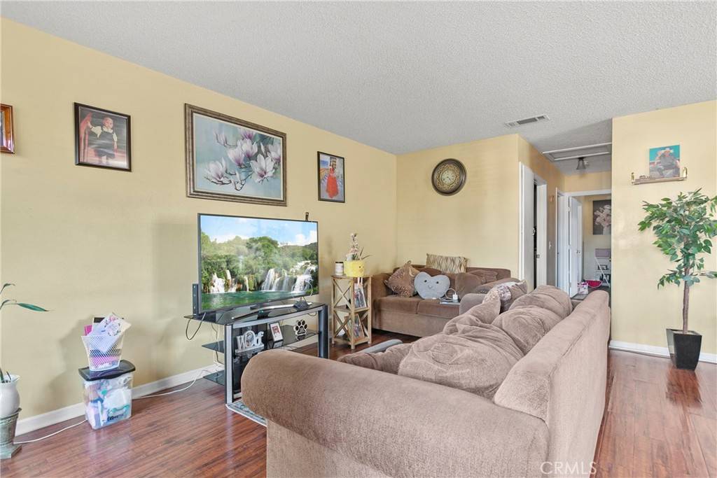 Santa Ana, CA 92704,2612 W Northwood #40