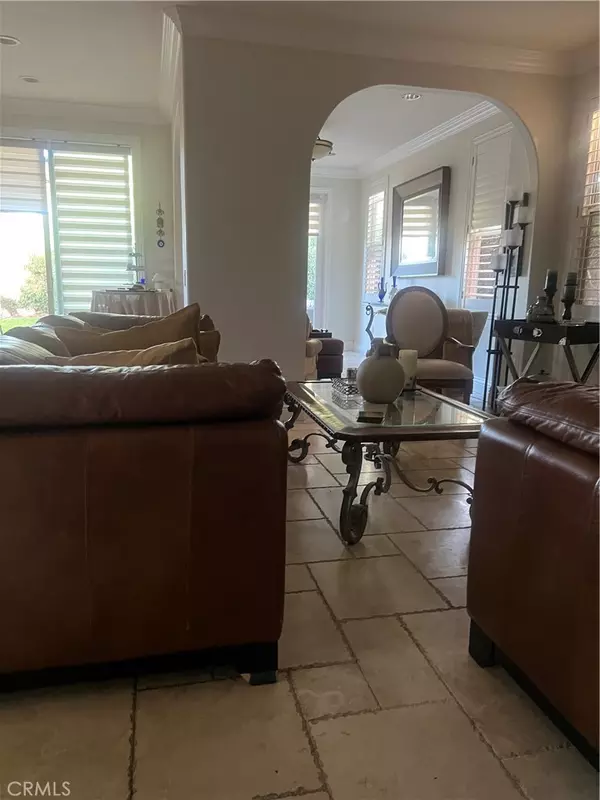 Tustin, CA 92782,11105 Means