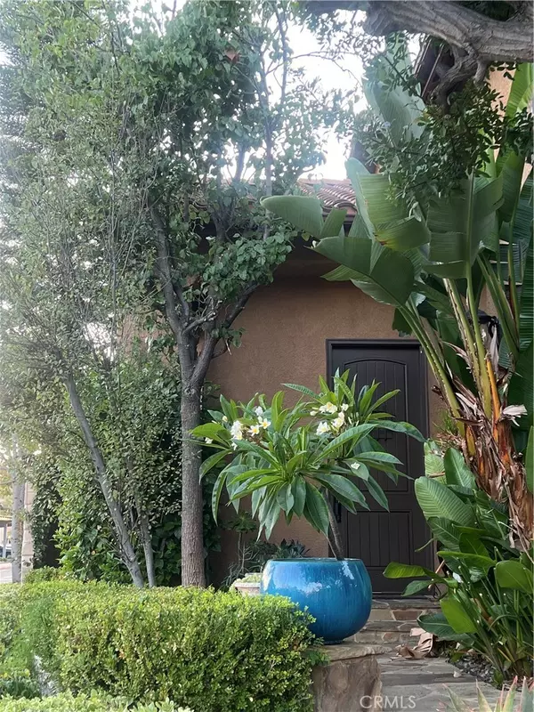 Tustin, CA 92782,11105 Means