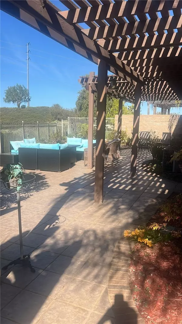Mission Viejo, CA 92692,23161 Bouquet