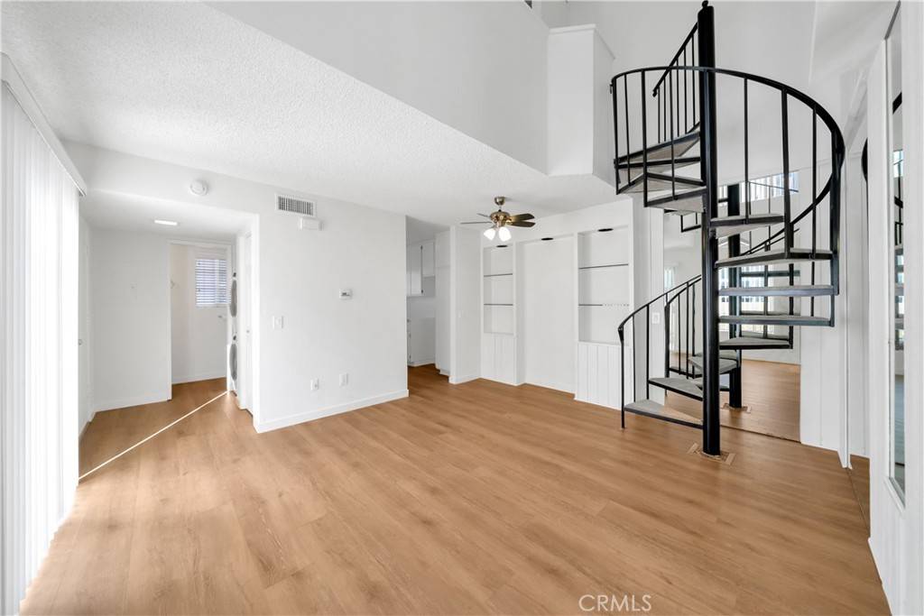 Mission Viejo, CA 92691,23351 La Crescenta #B 311
