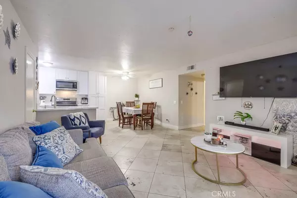 Lake Forest, CA 92630,23276 Orange AVE #7