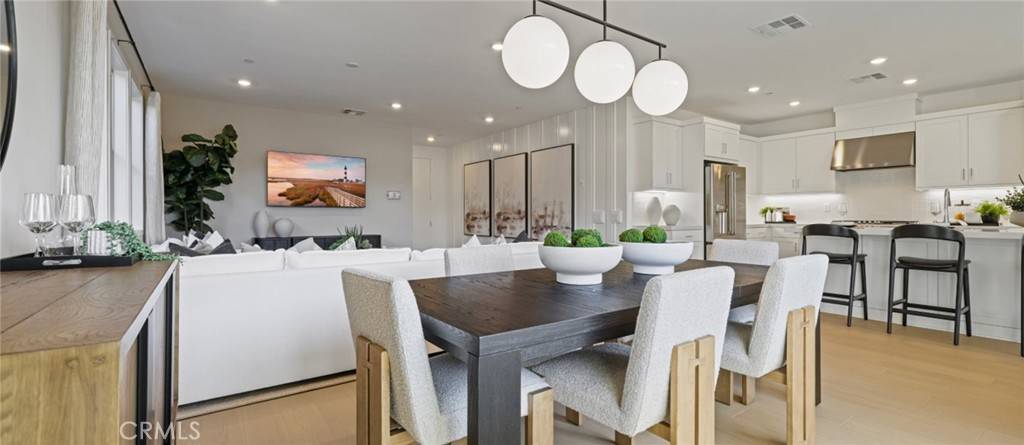 736 Edward Scholle DR, Camarillo, CA 93010