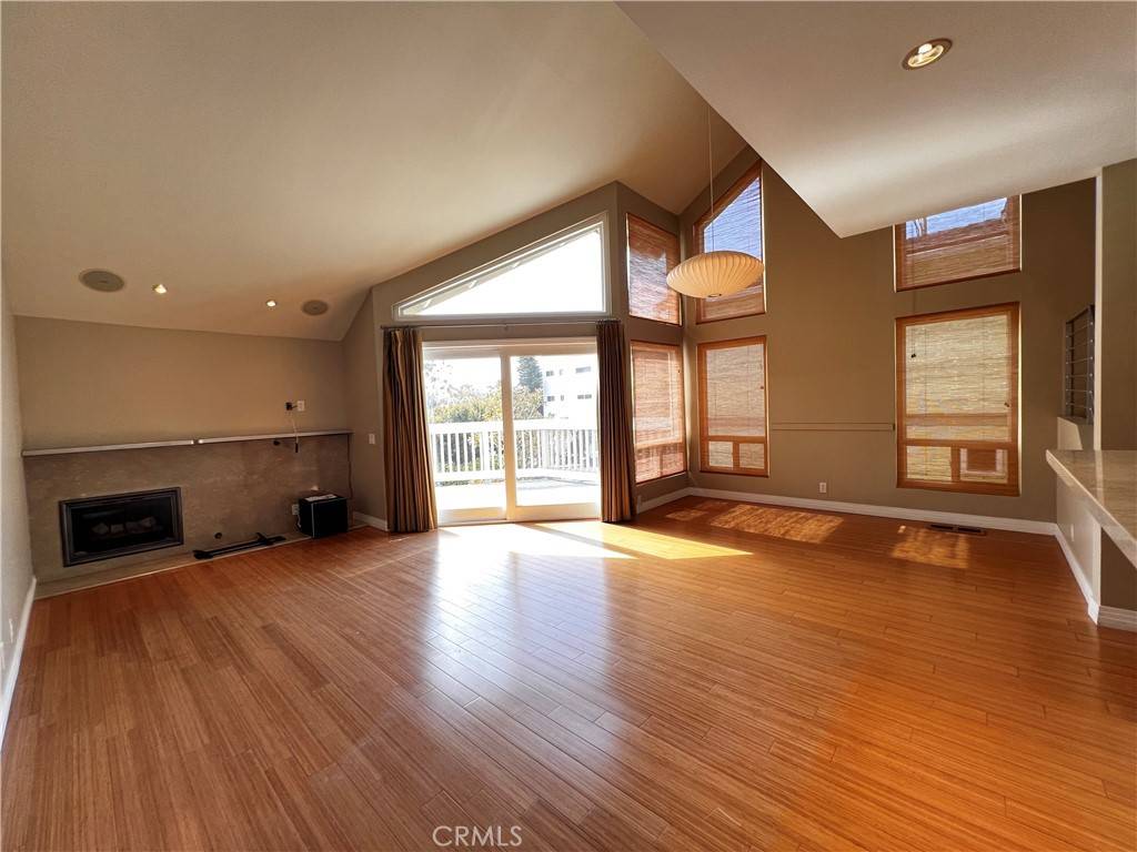 Laguna Beach, CA 92651,105 High DR