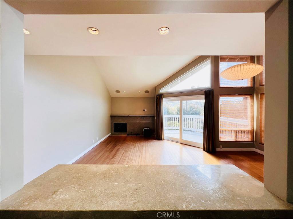 Laguna Beach, CA 92651,105 High DR