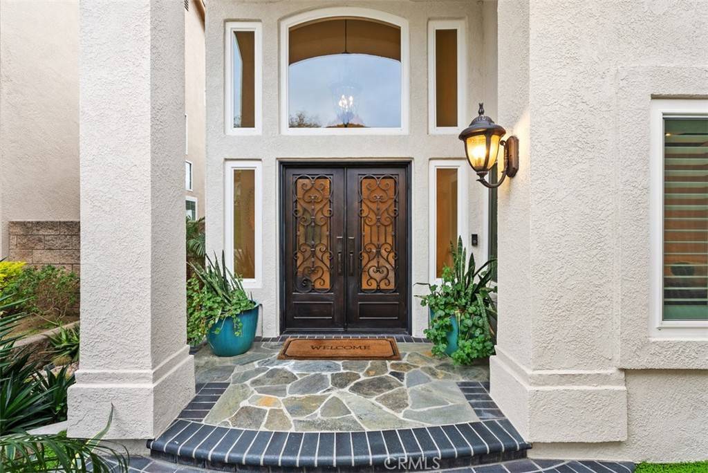 Rancho Santa Margarita, CA 92679,21495 Silvertree LN