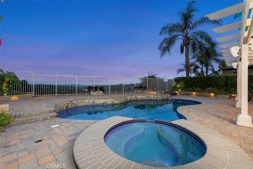 Rancho Santa Margarita, CA 92679,21495 Silvertree LN