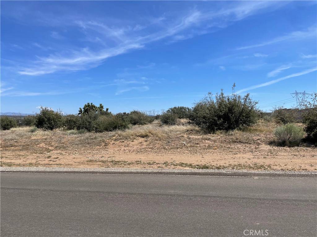 7857 Arrowhead RD, Phelan, CA 92371