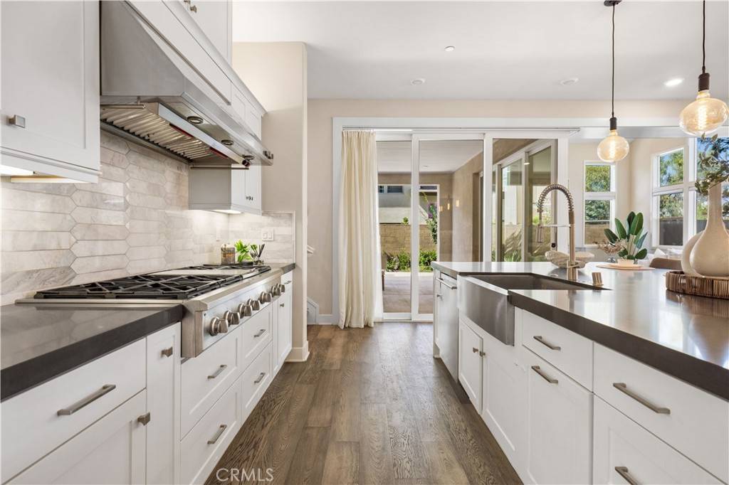 Irvine, CA 92618,121 Pastel