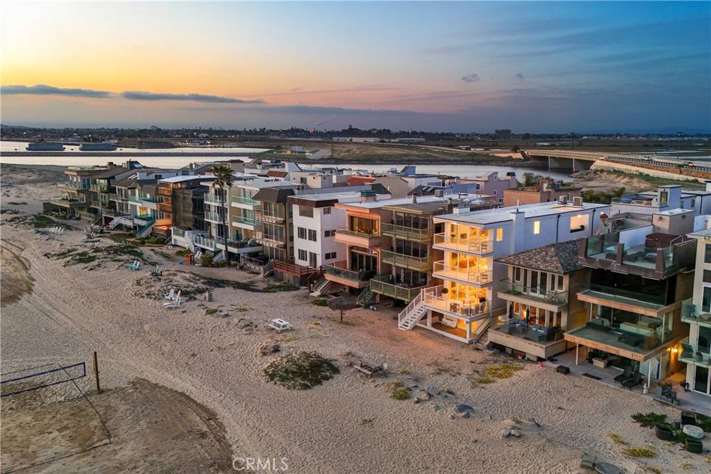 Surfside, CA 90743,105 A Surfside Avenue