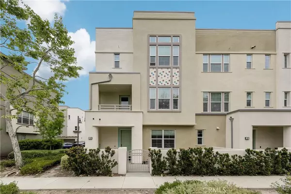 140 Acamar,  Irvine,  CA 92618