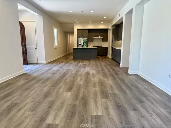 Irvine, CA 92618,209 Follyhatch
