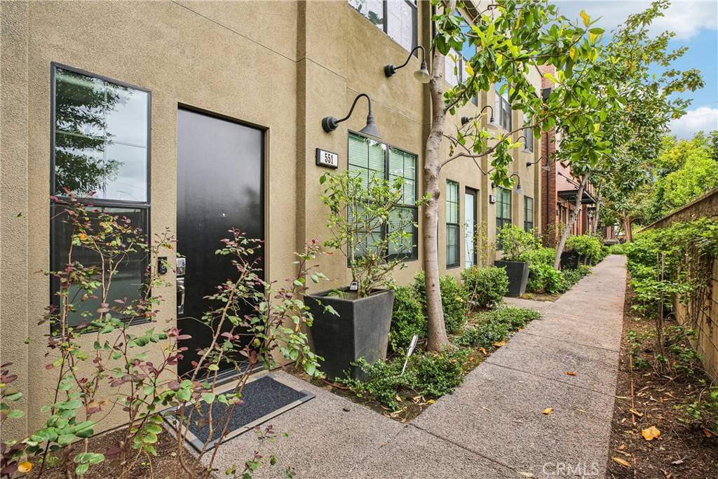 Orange, CA 92868,551 W Maple AVE
