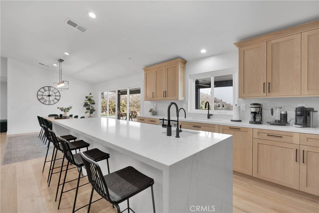 2128 Pheasant RD, Wrightwood, CA 92397