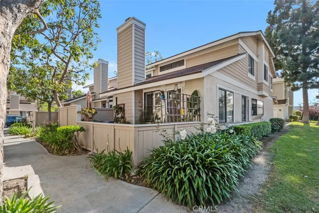 Stanton, CA 90680,12700 Fallbrook WAY