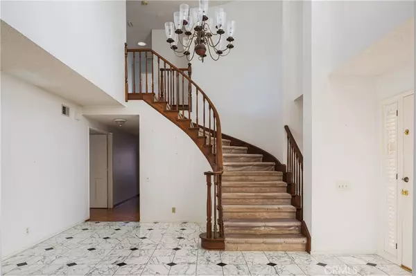 Corona Del Mar, CA 92625,6 Monterey CIR
