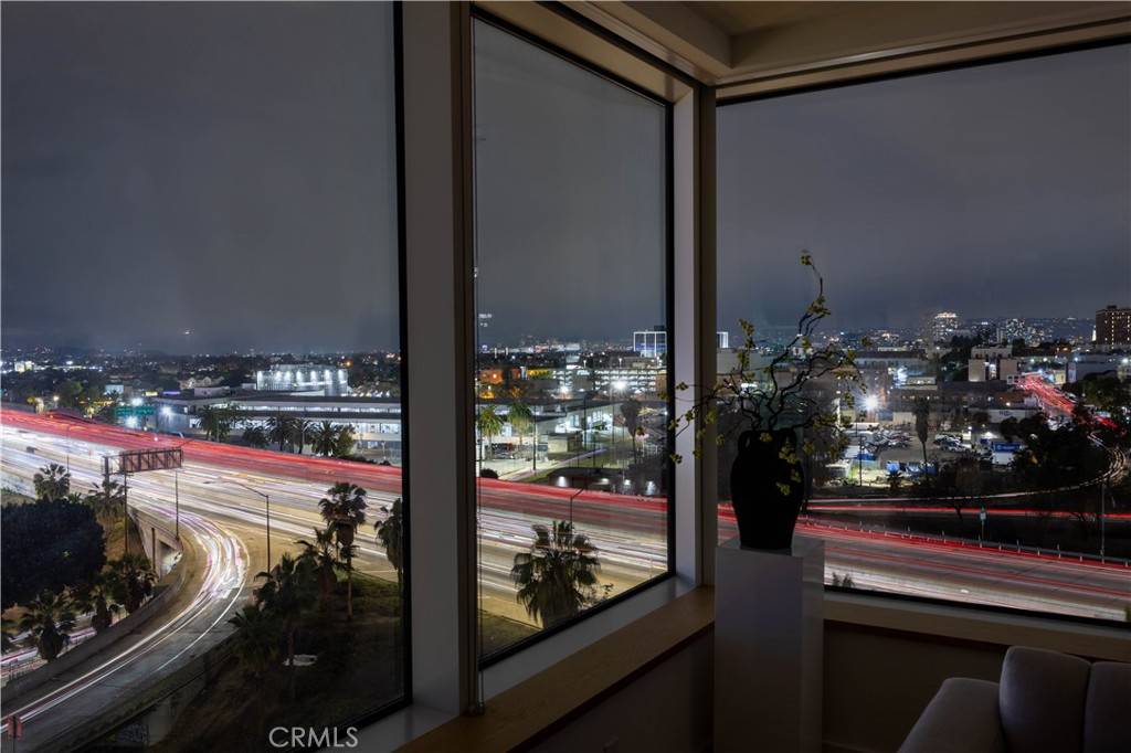 Los Angeles, CA 90017,889 Francisco ST #806