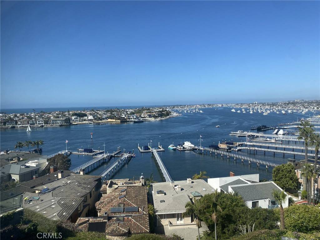 309 Carnation AVE #4, Corona Del Mar, CA 92625