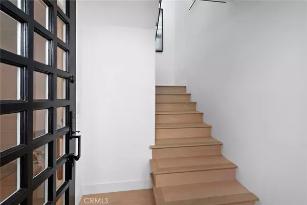 Corona Del Mar, CA 92625,309 Carnation AVE #4