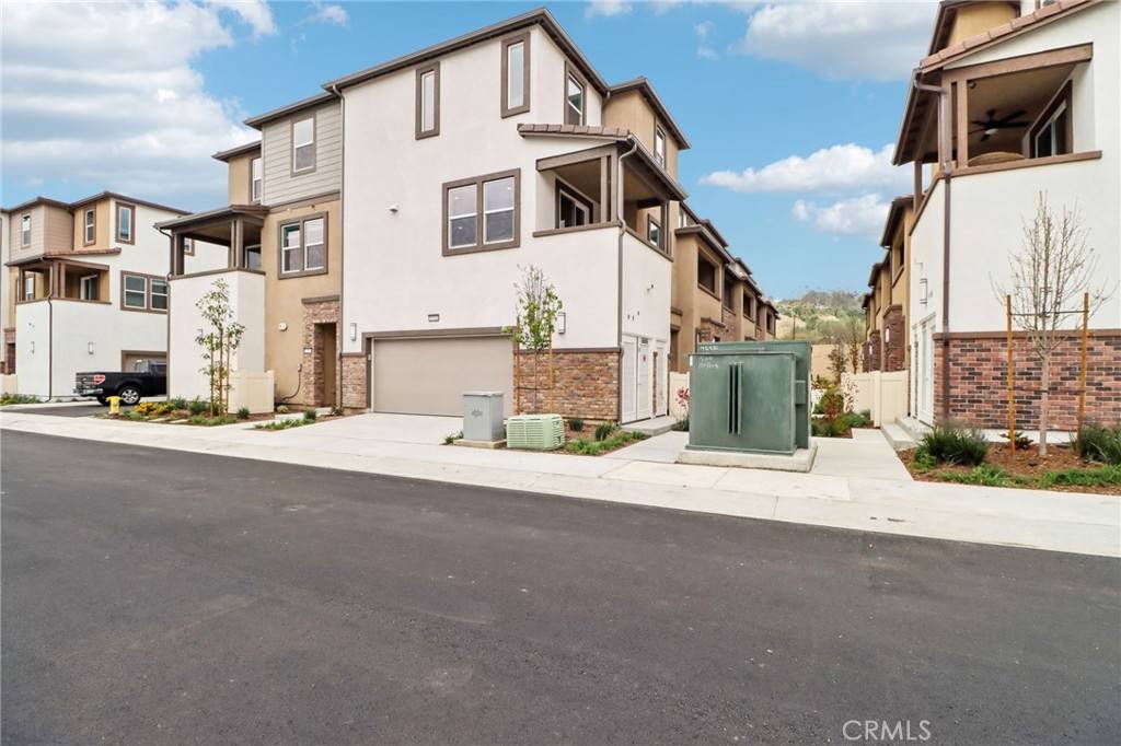 1541 Stratus DR, Pomona, CA 91768