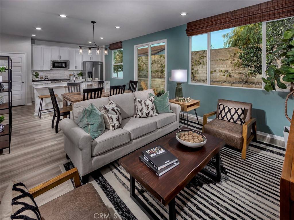 Redlands, CA 92374,2149 Bergamot ST
