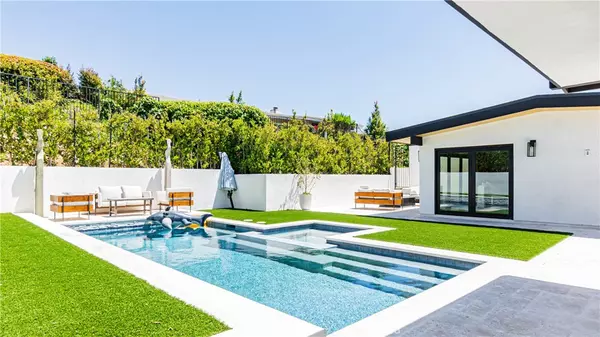Corona Del Mar, CA 92625,1000 White Sails WAY
