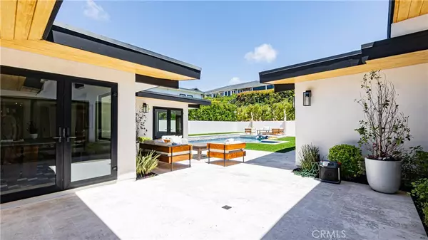 Corona Del Mar, CA 92625,1000 White Sails WAY