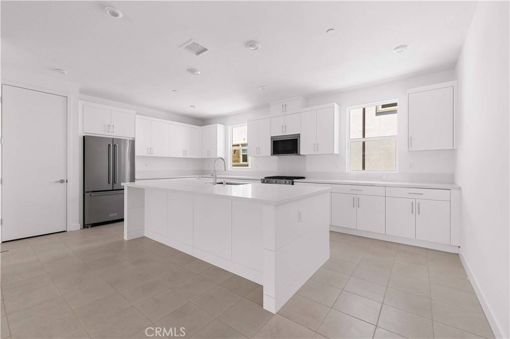 San Diego, CA 92108,2631 Everly dr