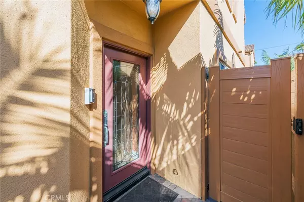 Huntington Beach, CA 92648,206 16th ST