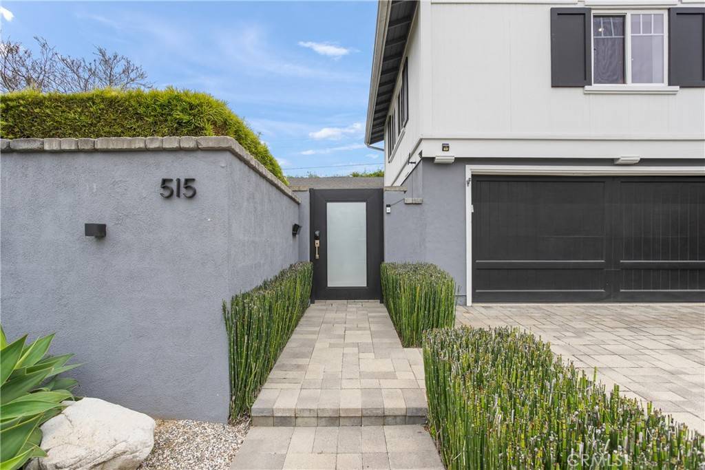 Costa Mesa, CA 92626,515 Traverse DR