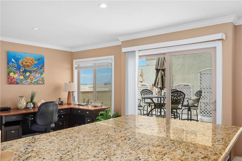 Huntington Beach, CA 92648,711 Pacific Coast #325