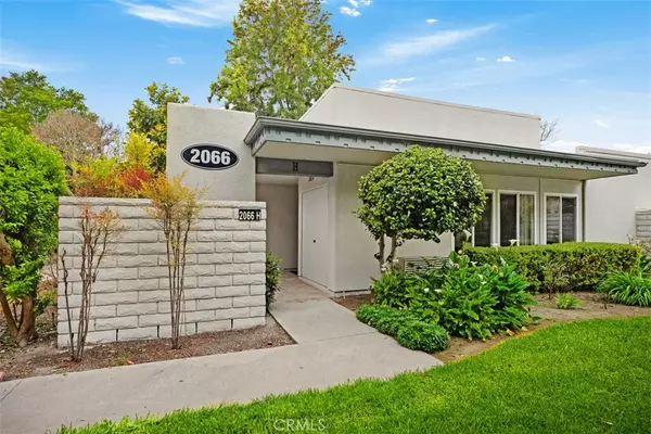 Laguna Woods, CA 92637,2066 Via Mariposa #H