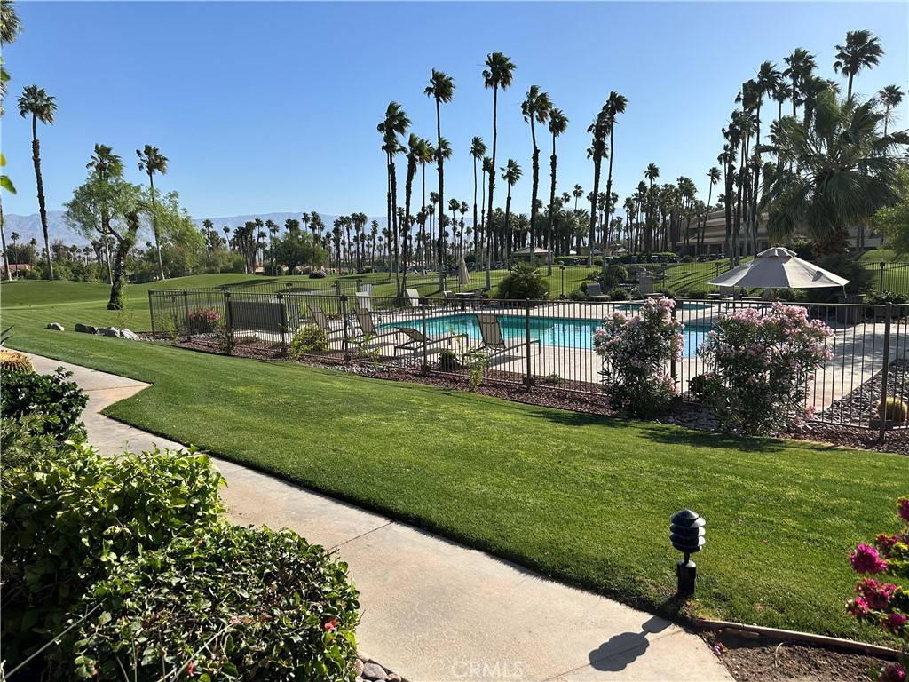 Palm Desert, CA 92211,76268 Impatiens CIR
