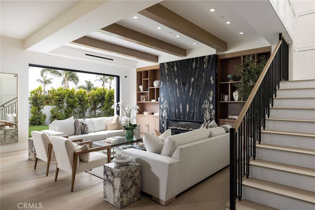 Huntington Beach, CA 92646,9121 Christine DR
