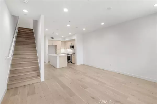 Long Beach, CA 90805,22 E Sunset ST