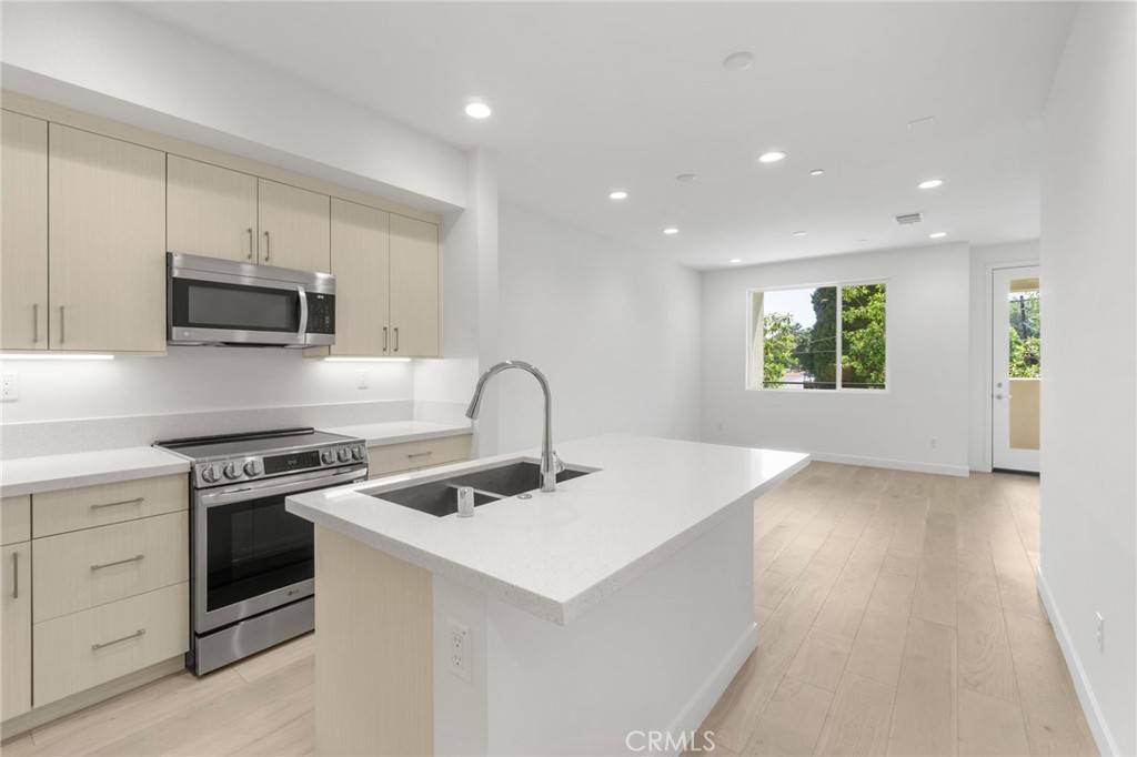 22 E Sunset ST, Long Beach, CA 90805