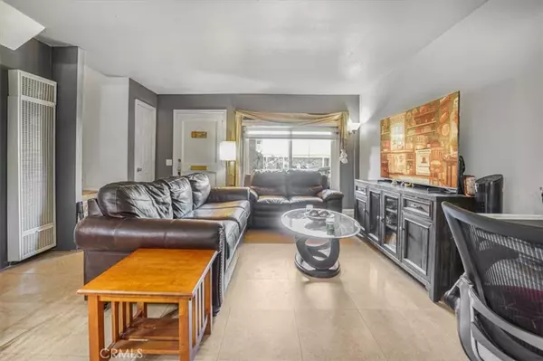 Tustin, CA 92780,17274 NISSON RD #A