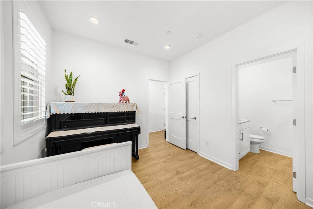 Claremont, CA 91711,207 Colby CIR